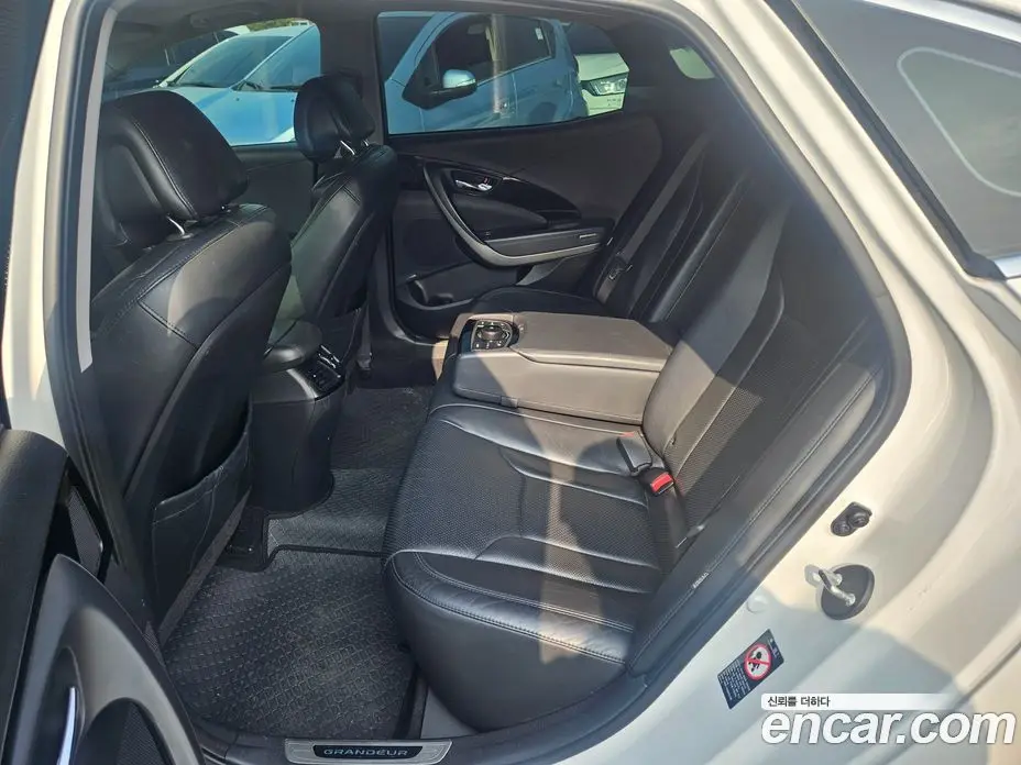 Hyundai Grandeur 2012 3.0 автомат (гидро), фото 11 Hyundai Grandeur 2012 3.0 автомат (гидро), фото 11