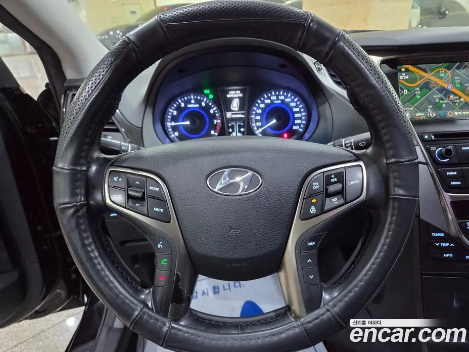 Hyundai Grandeur 2014 3.0 автомат (гидро), фото 9