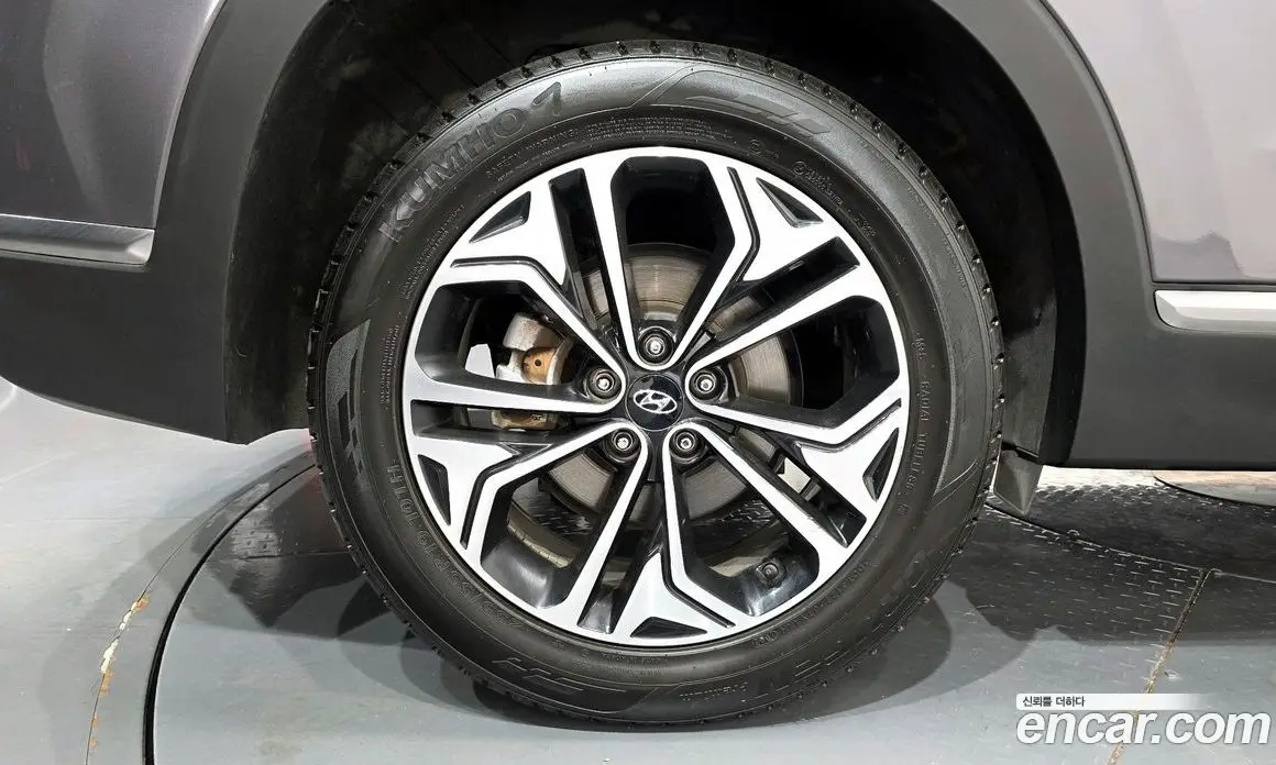 Hyundai Santa Fe 2018 2.0 автомат (гидро), фото 5