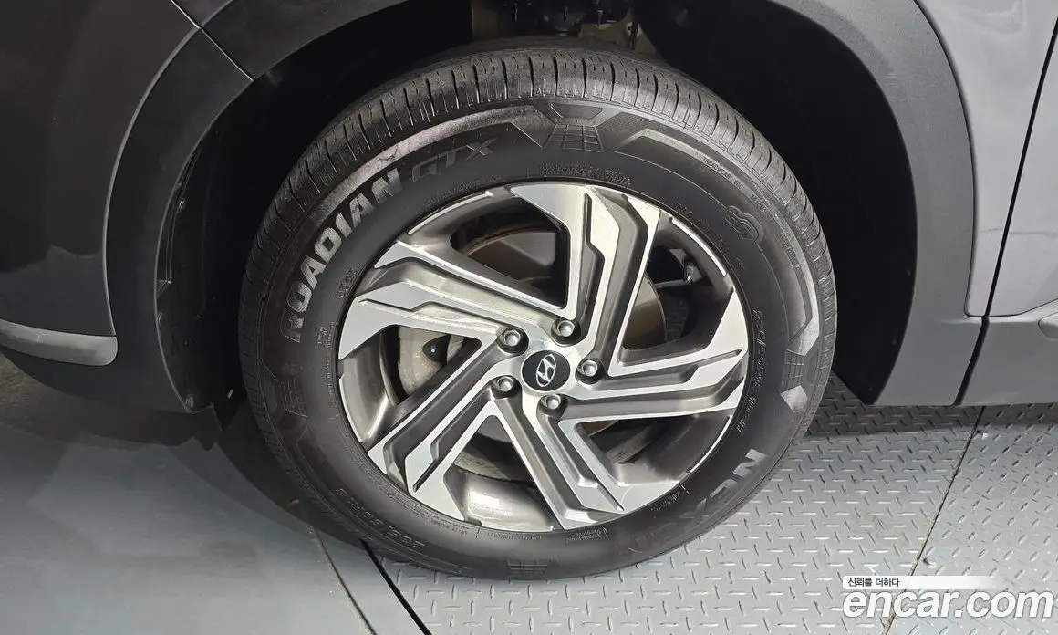 Hyundai Santa Fe 2022 2.2 автомат (гидро), фото 5
