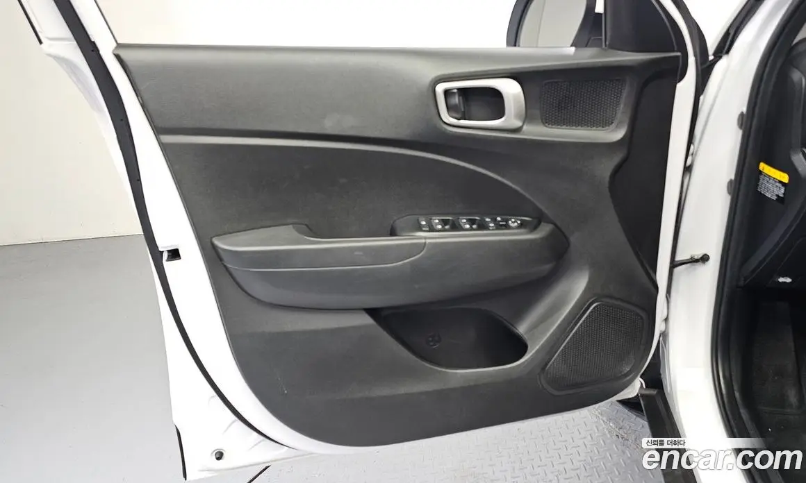 Hyundai Venue 2019 1.6 автомат (гидро), фото 14