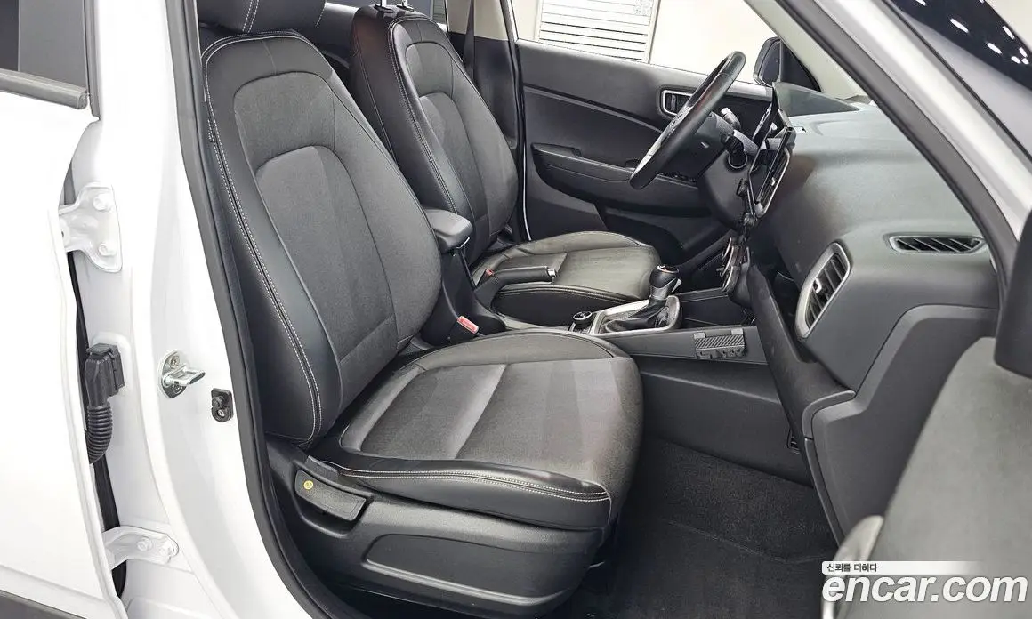 Hyundai Venue 2019 1.6 автомат (гидро), фото 16