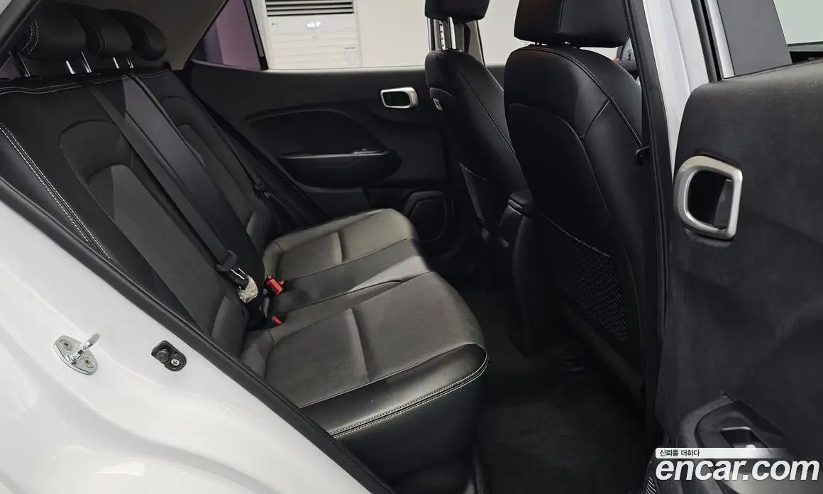 Hyundai Venue 2019 1.6 автомат (гидро), фото 17
