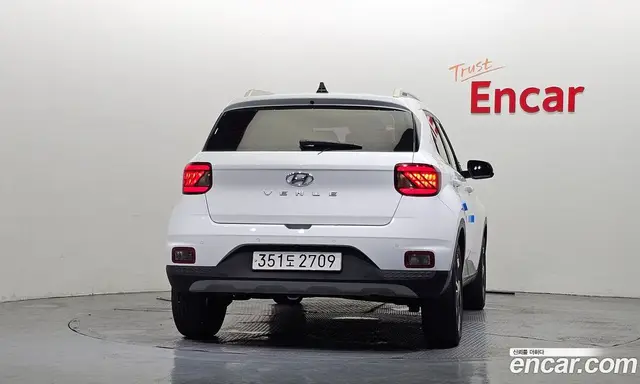 Hyundai Venue 2019 1.6 автомат (гидро), миниатюра 4