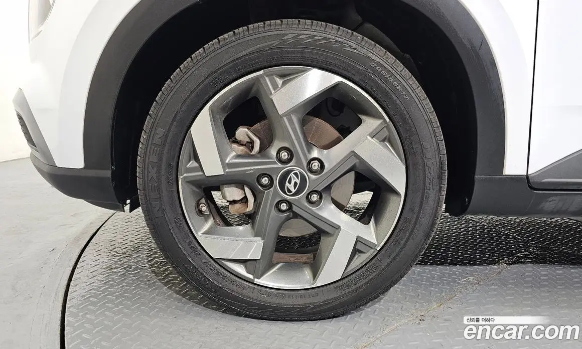 Hyundai Venue 2019 1.6 автомат (гидро), фото 5