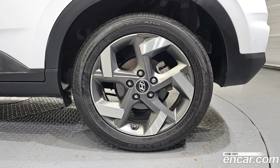 Hyundai Venue 2019 1.6 автомат (гидро), фото 7