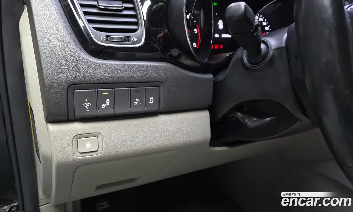 Kia Carnival 2018 2.2 автомат (гидро), фото 17