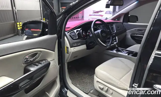 Kia Carnival 2018 2.2 автомат (гидро), миниатюра 10
