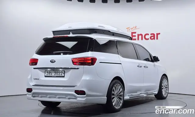 Kia Carnival 2018 2.2 автомат (гидро), миниатюра 2