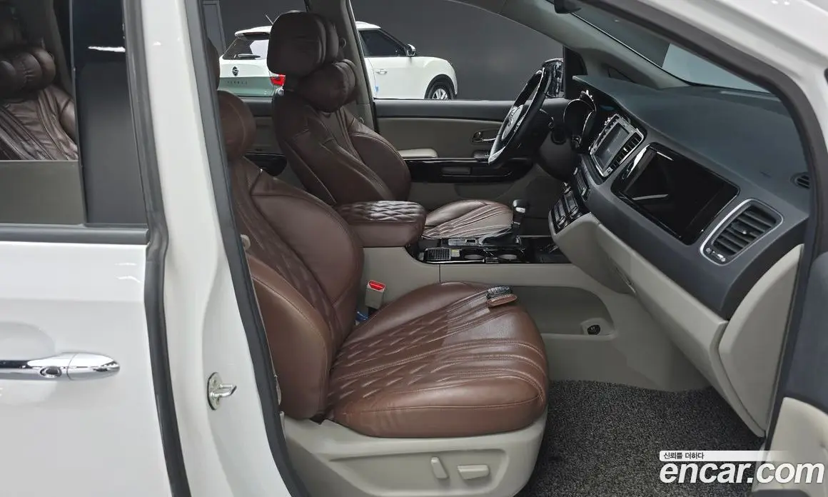 Kia Carnival 2018 2.2 автомат (гидро), фото 11