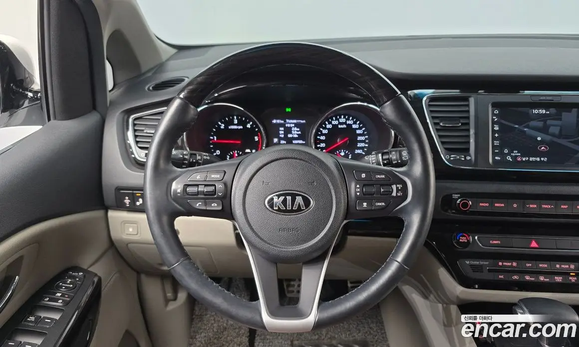 Kia Carnival 2018 2.2 автомат (гидро), фото 13