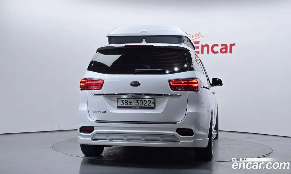Kia Carnival 2018 2.2 автомат (гидро), фото 4