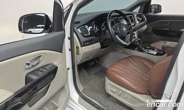 Kia Carnival 2018 2.2 автомат (гидро), миниатюра 10