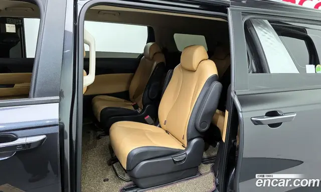 Kia Carnival 2022 2.2 автомат (гидро), миниатюра 11