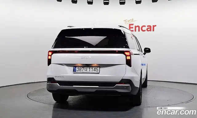 Kia Carnival 2024 2.2 автомат (гидро), миниатюра 4
