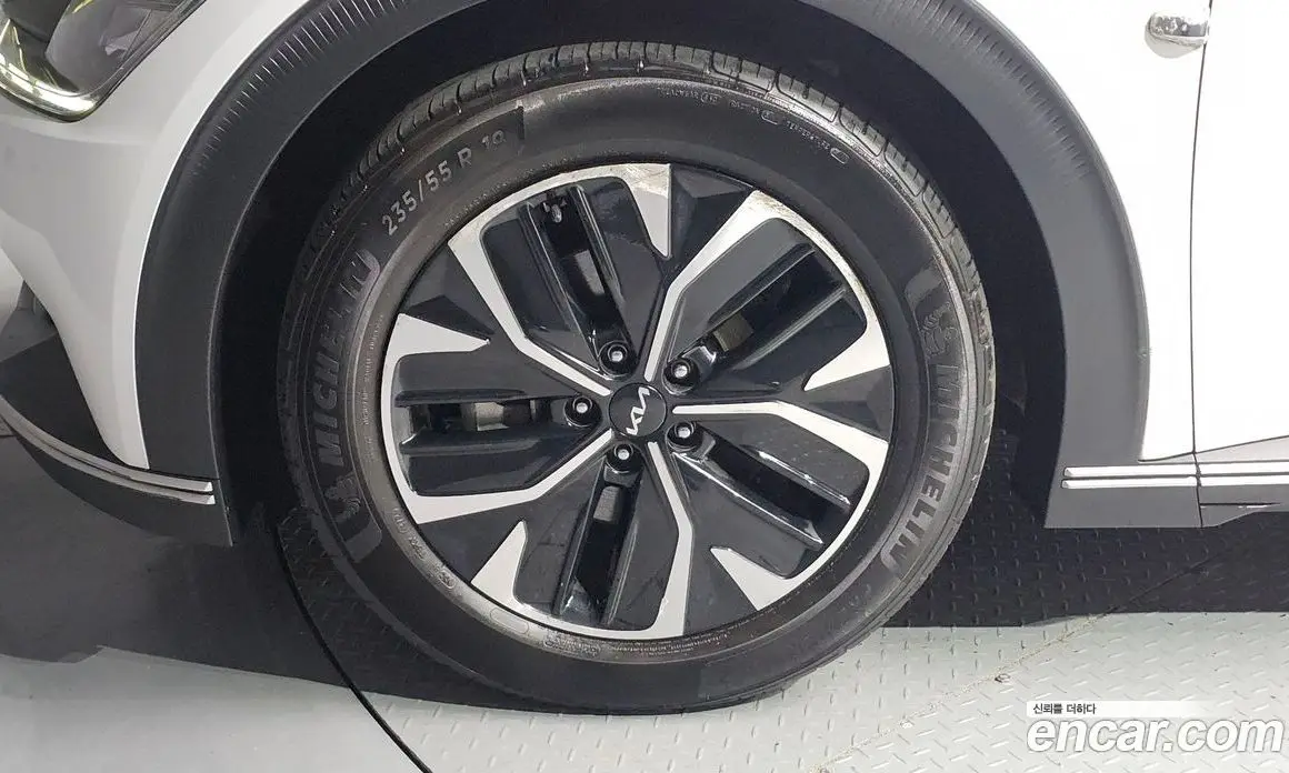 Kia EV6 2022 0.1 автомат (гидро), фото 5 Kia EV6 2022 0.1 автомат (гидро), фото 5