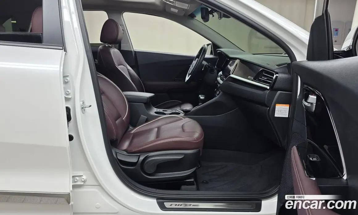 Kia Niro 2020 1.6 автомат (гидро), фото 16