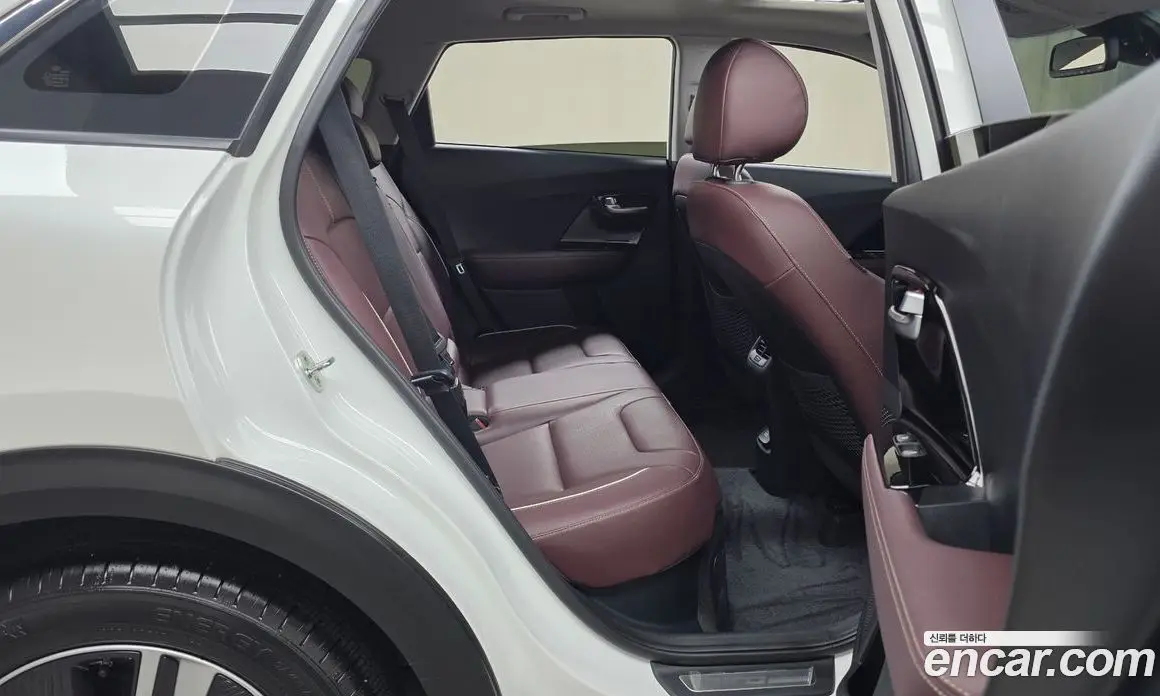 Kia Niro 2020 1.6 автомат (гидро), фото 17