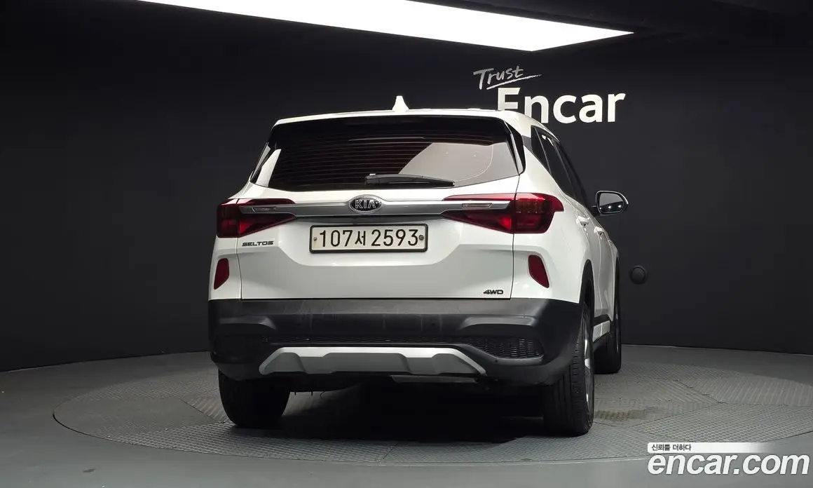 Kia Seltos 2021 1.6 автомат (гидро), фото 4