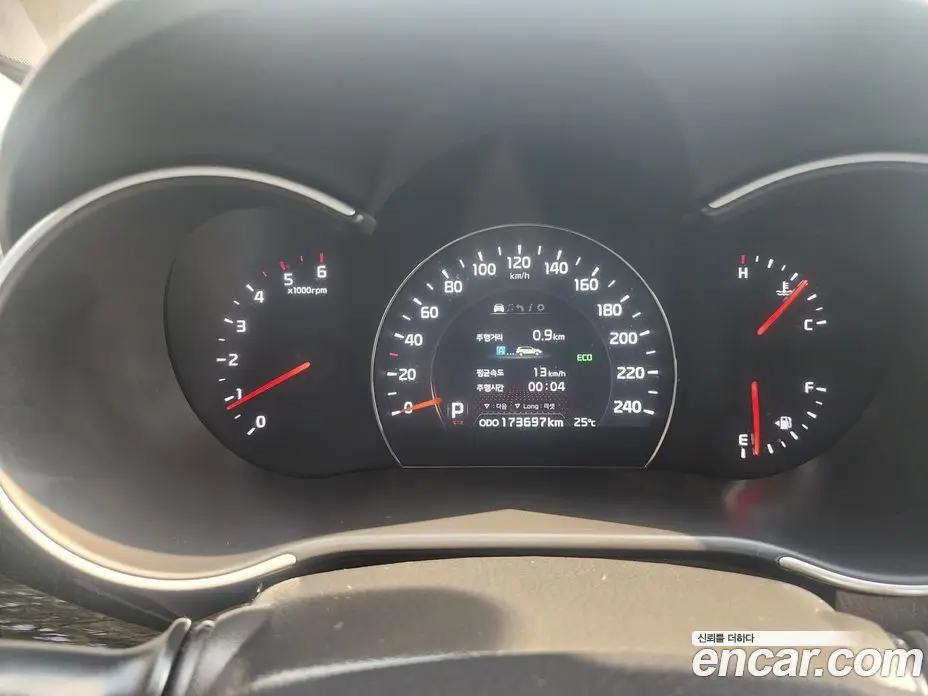 Kia Sorento 2013 2.0 автомат (гидро), фото 8 Kia Sorento 2013 2.0 автомат (гидро), фото 8