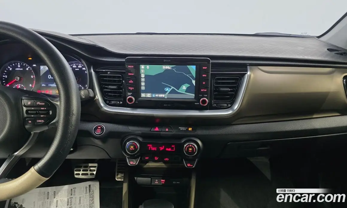 Kia Stonic 2017 1.6 автомат (гидро), фото 13