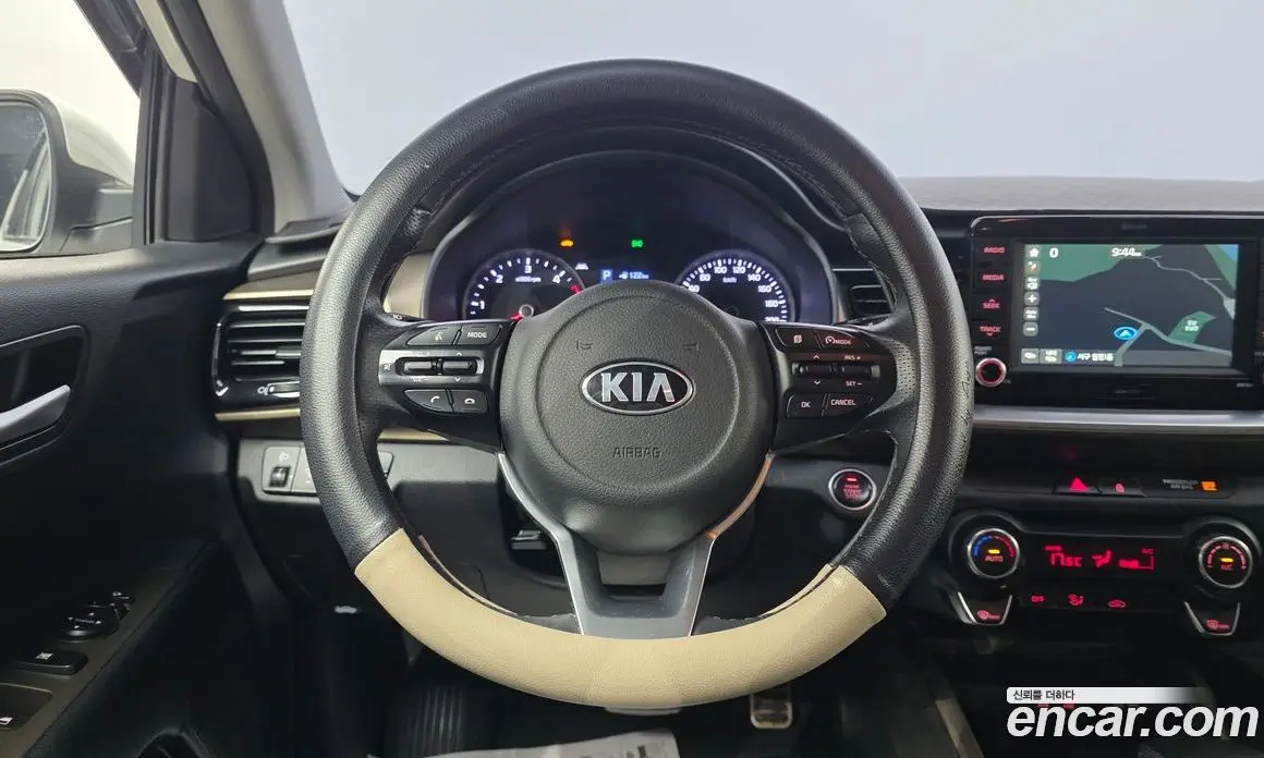 Kia Stonic 2017 1.6 автомат (гидро), фото 14