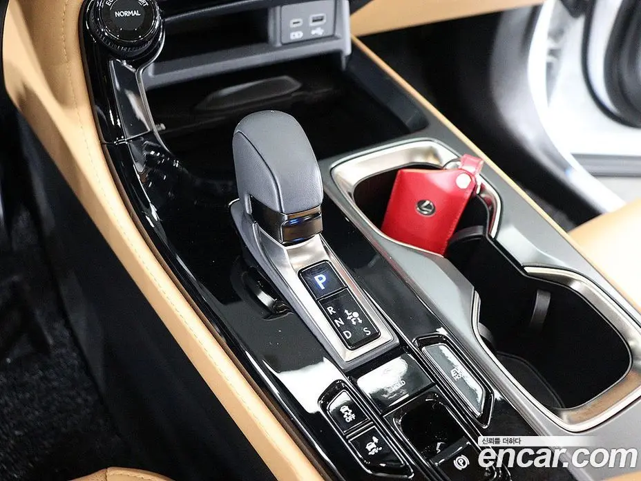 Lexus NX 2023 2.5 автомат (гидро), фото 9