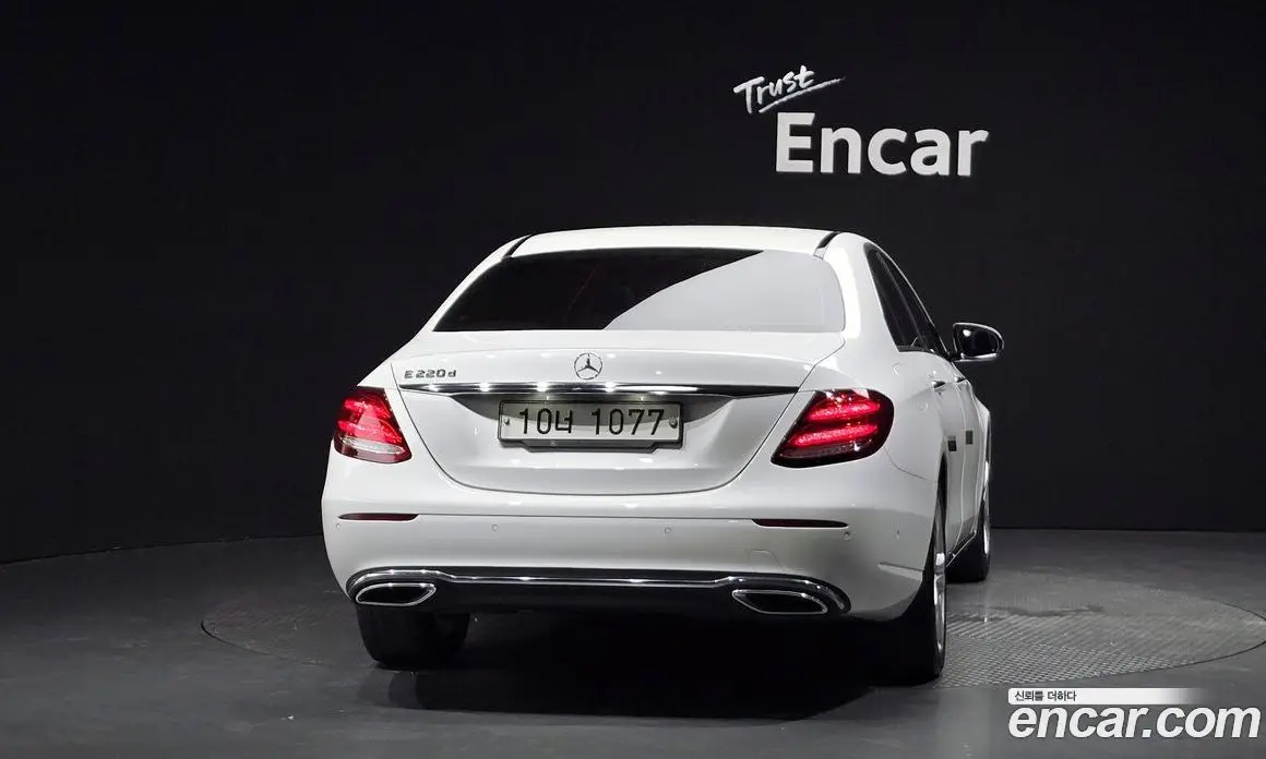 Mercedes-Benz E-Class 2017 1.9 автомат (гидро), фото 4