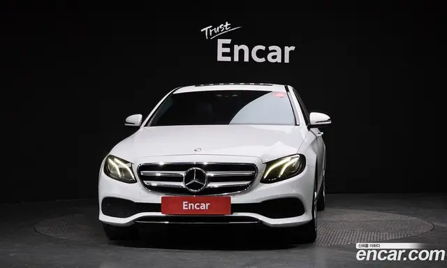 Mercedes-Benz E-Class 2017 2.0 автомат (гидро), миниатюра 3