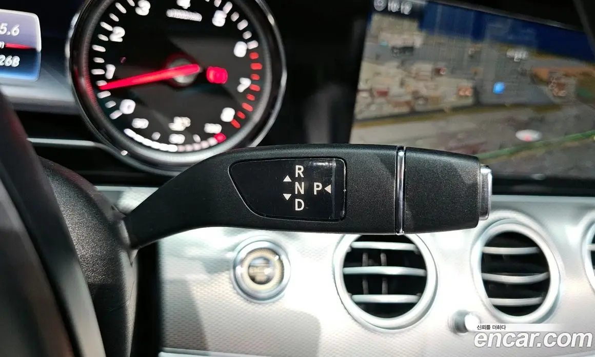 Mercedes-Benz E-Class 2017 2.0 автомат (гидро), фото 9