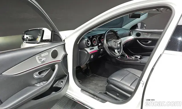 Mercedes-Benz E-Class 2017 2.0 автомат (гидро), миниатюра 10