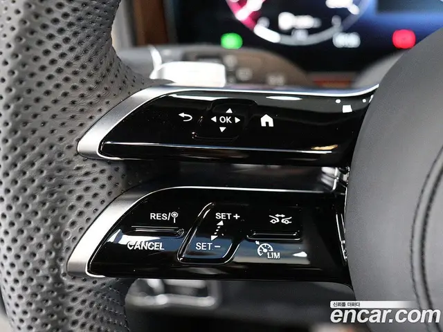 Mercedes-Benz G-Class 2025 3.0 автомат (гидро), миниатюра 9