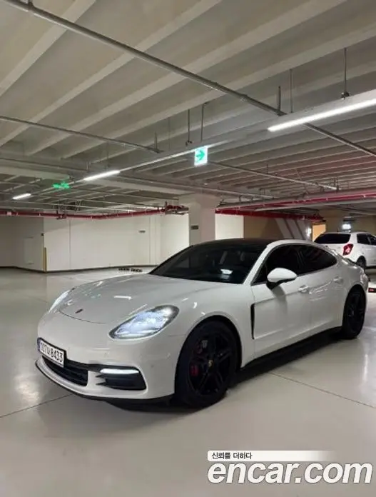 Porsche Panamera, 2018, 234 404 км