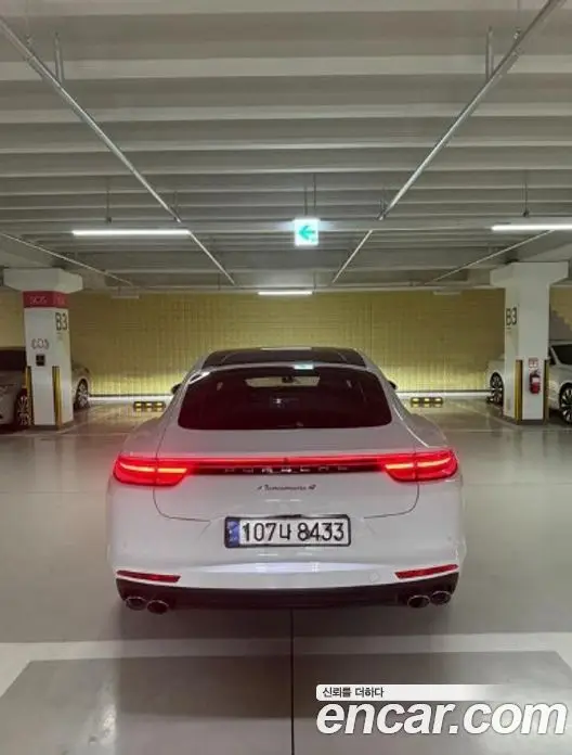 Porsche Panamera 2018 3.0 автомат (гидро), миниатюра 5
