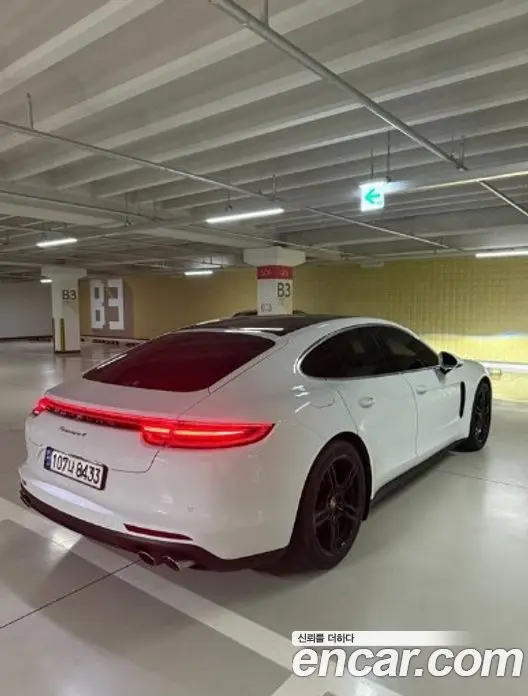 Porsche Panamera 2018 3.0 автомат (гидро), миниатюра 6