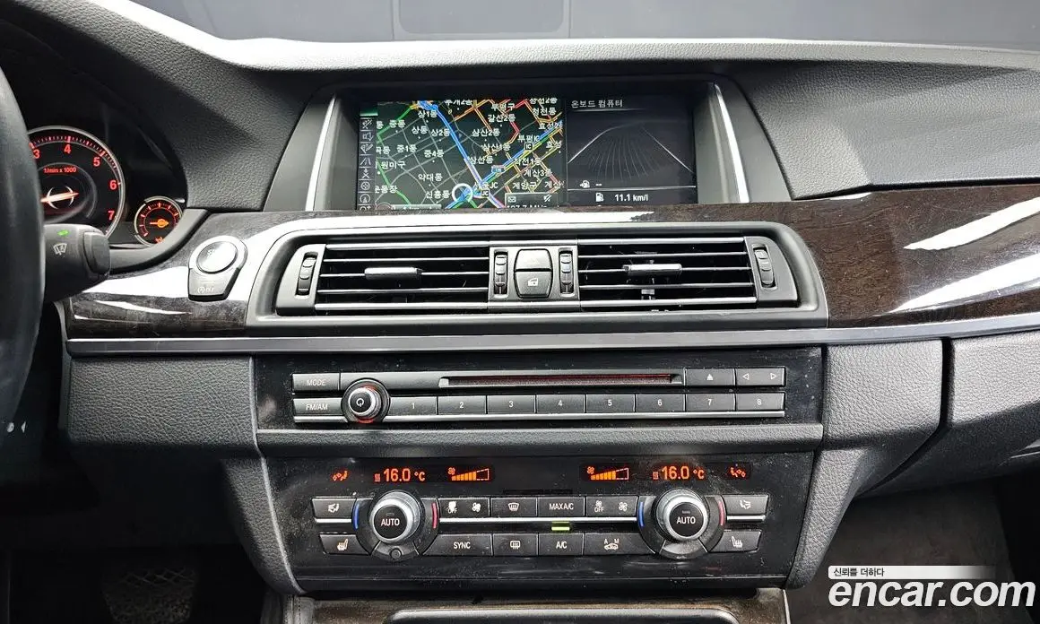 BMW 5 серия 2015 2.0 автомат (гидро), фото 14