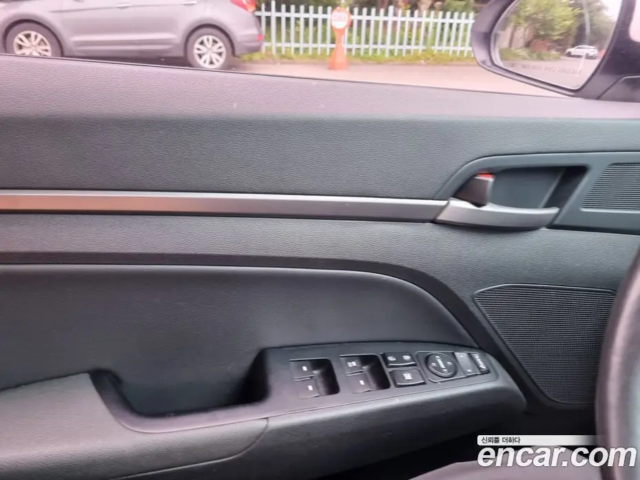 Hyundai Avante 2017 1.6 автомат (гидро), фото 18