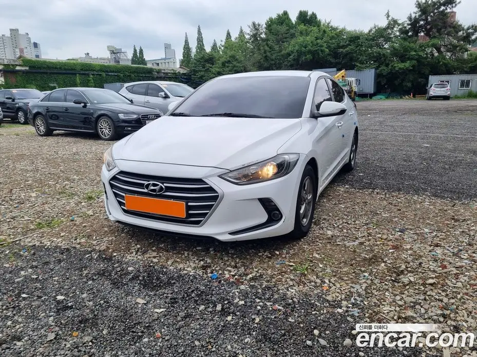 Hyundai Avante 2017 1.6 автомат (гидро), фото 3