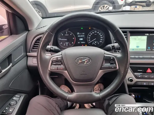 Hyundai Avante 2017 1.6 автомат (гидро), миниатюра 10