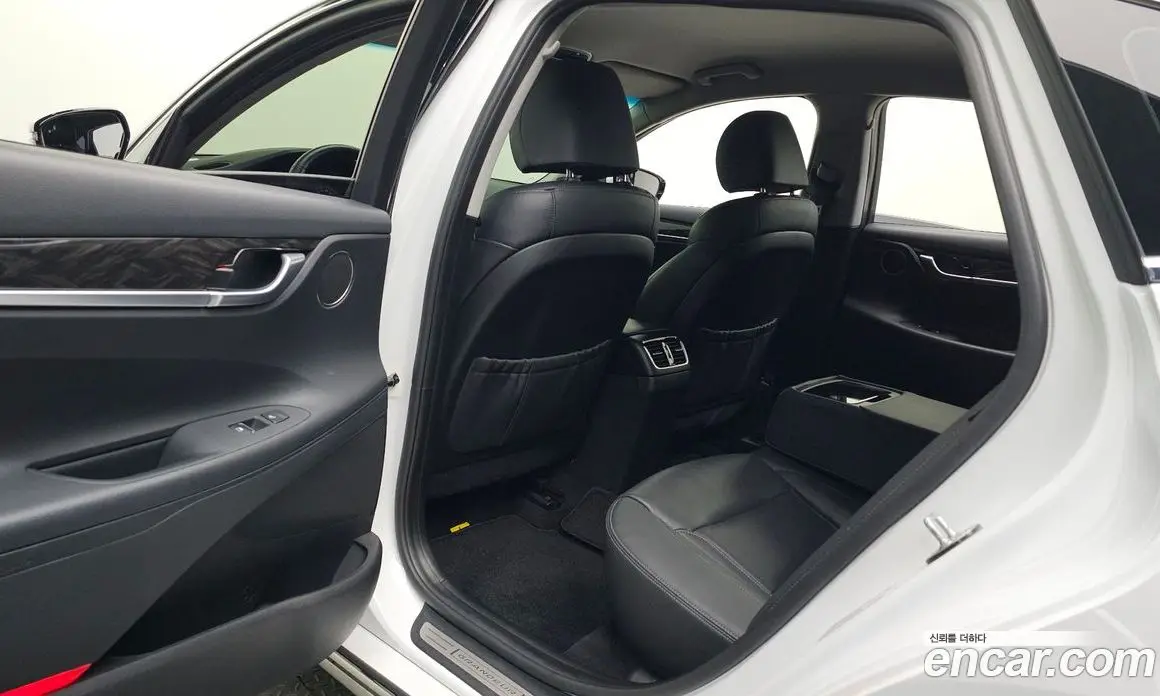 Hyundai Grandeur 2016 2.4 автомат (гидро), фото 11