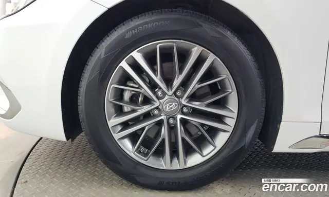 Hyundai Grandeur 2016 2.4 автомат (гидро), миниатюра 5
