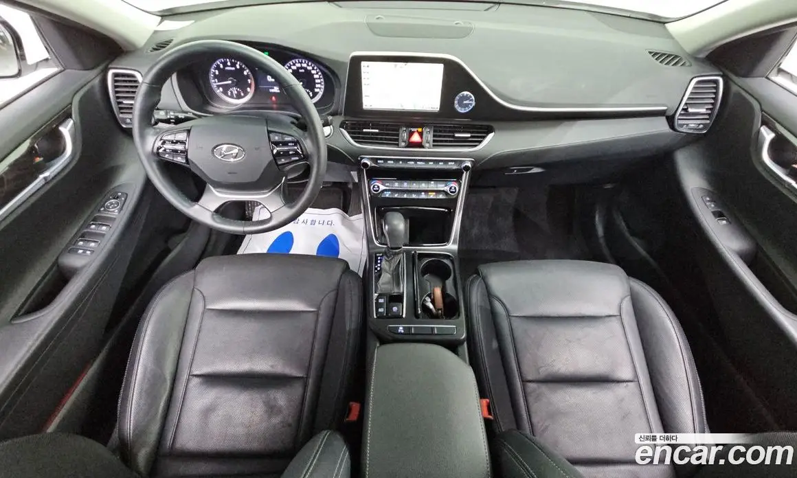 Hyundai Grandeur 2016 2.4 автомат (гидро), фото 7