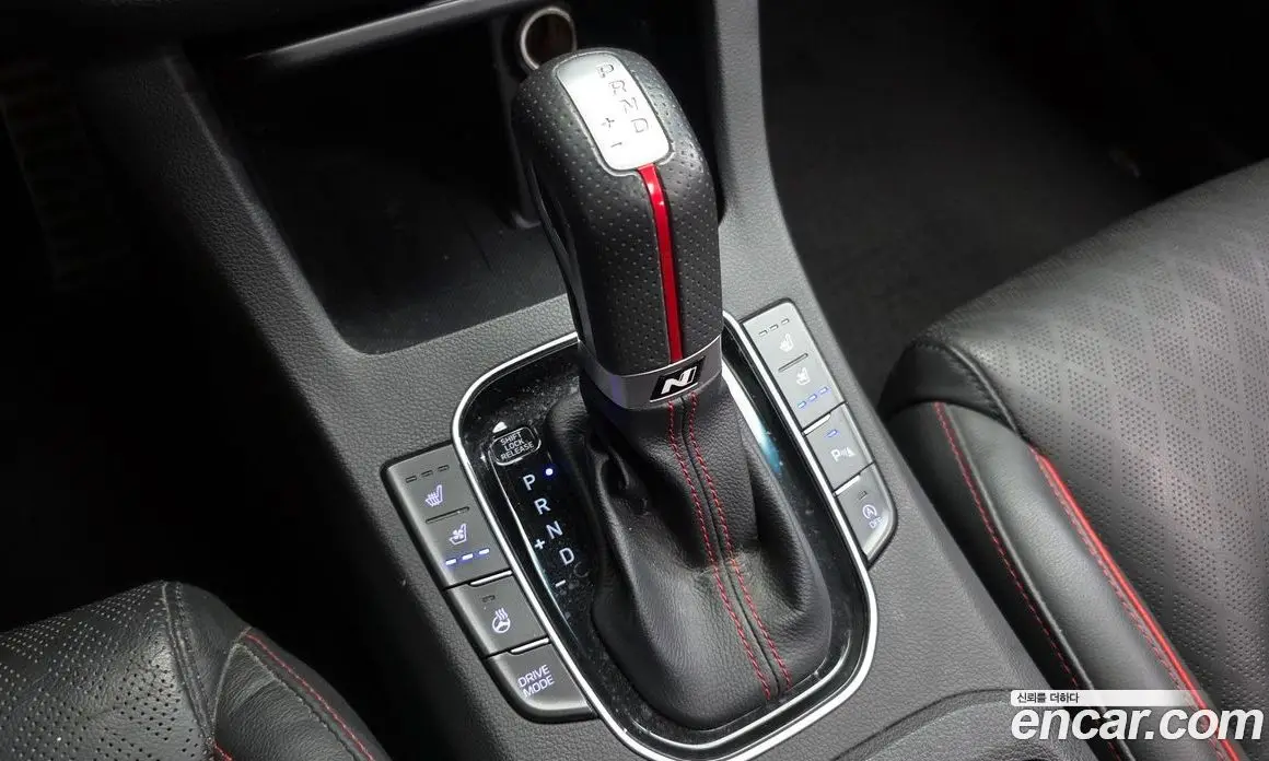 Hyundai i30 2017 1.6 автомат (гидро), фото 9