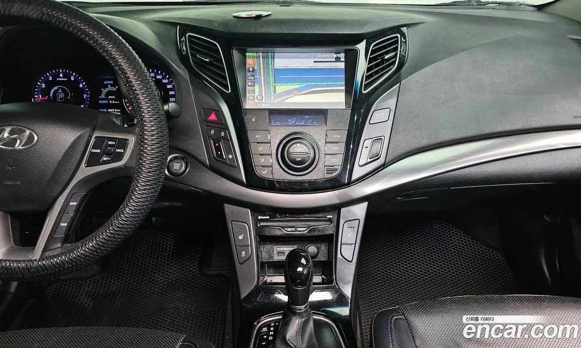 Hyundai i40 2012 2.0 автомат (гидро), фото 13 Hyundai i40 2012 2.0 автомат (гидро), фото 13