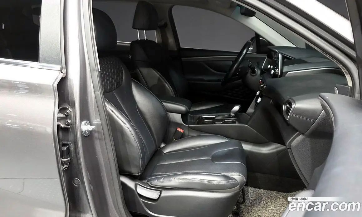 Hyundai Santa Fe 2019 2.0 автомат (гидро), фото 17 Hyundai Santa Fe 2019 2.0 автомат (гидро), фото 17