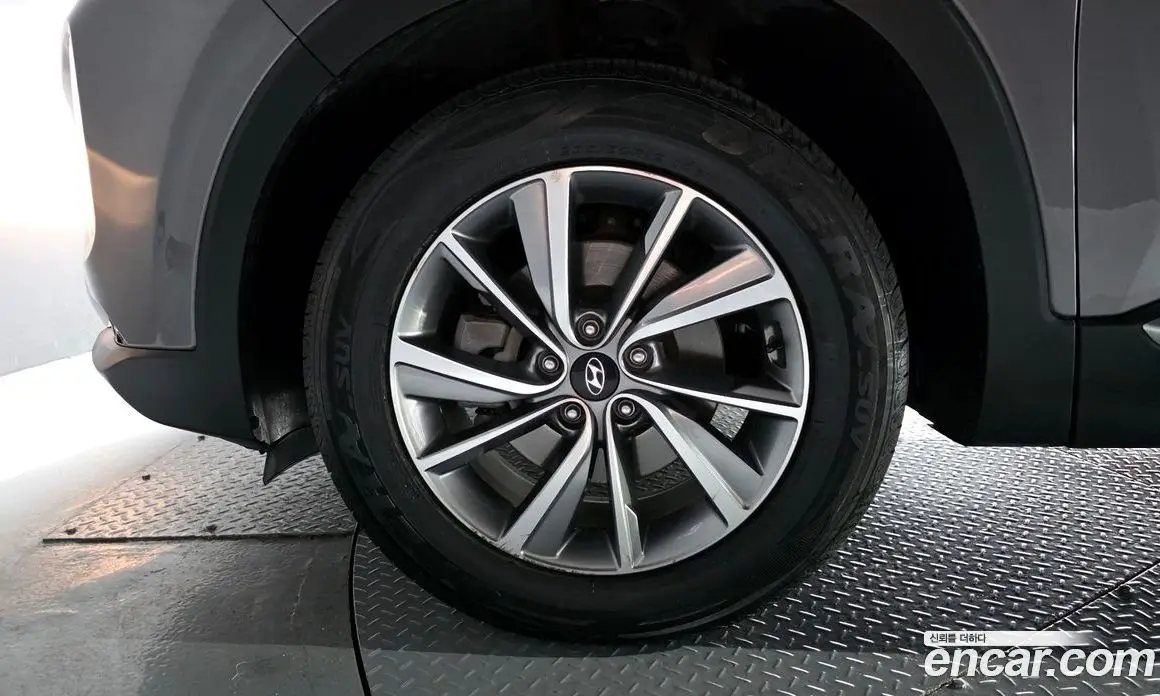 Hyundai Santa Fe 2019 2.0 автомат (гидро), фото 5 Hyundai Santa Fe 2019 2.0 автомат (гидро), фото 5