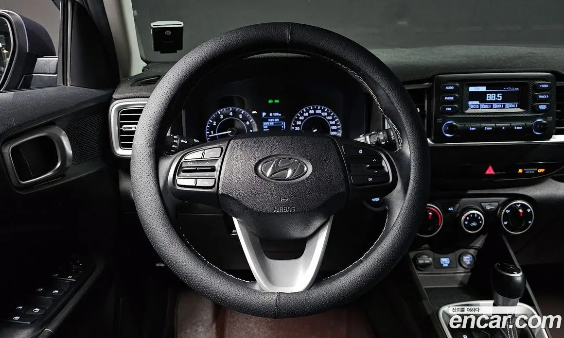 Hyundai Venue 2021 1.6 автомат (гидро), фото 13