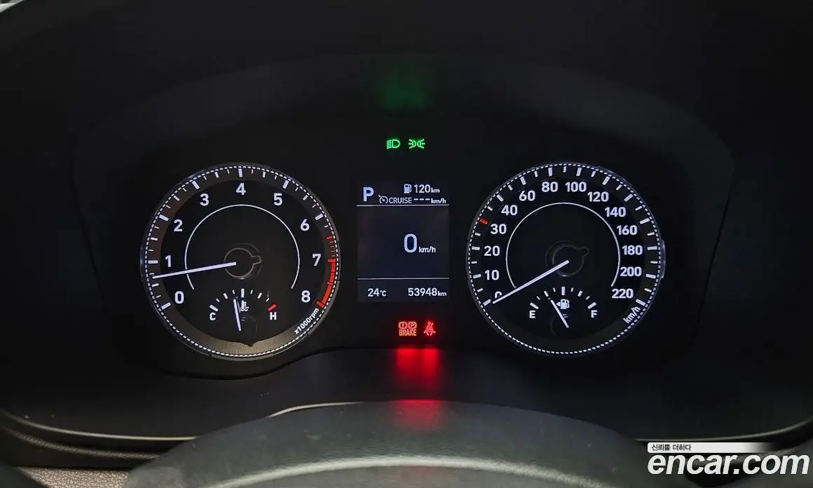Hyundai Venue 2022 1.6 автомат (гидро), фото 11