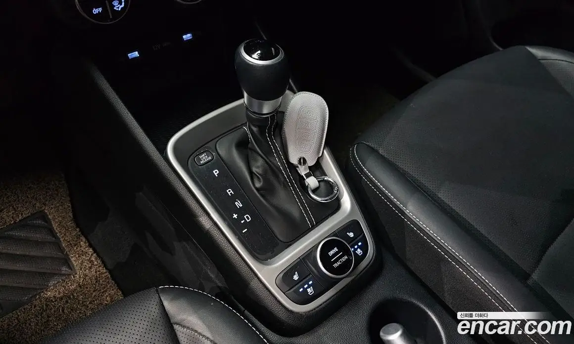 Hyundai Venue 2022 1.6 автомат (гидро), фото 12