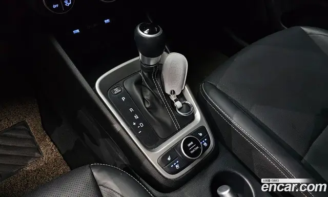 Hyundai Venue 2022 1.6 автомат (гидро), миниатюра 12